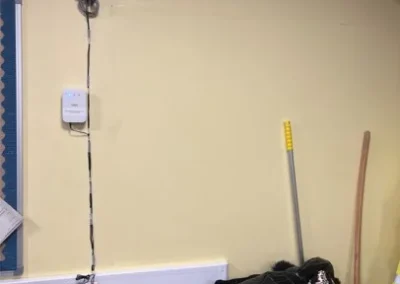 Sensor with 3 antennae mounted on wall